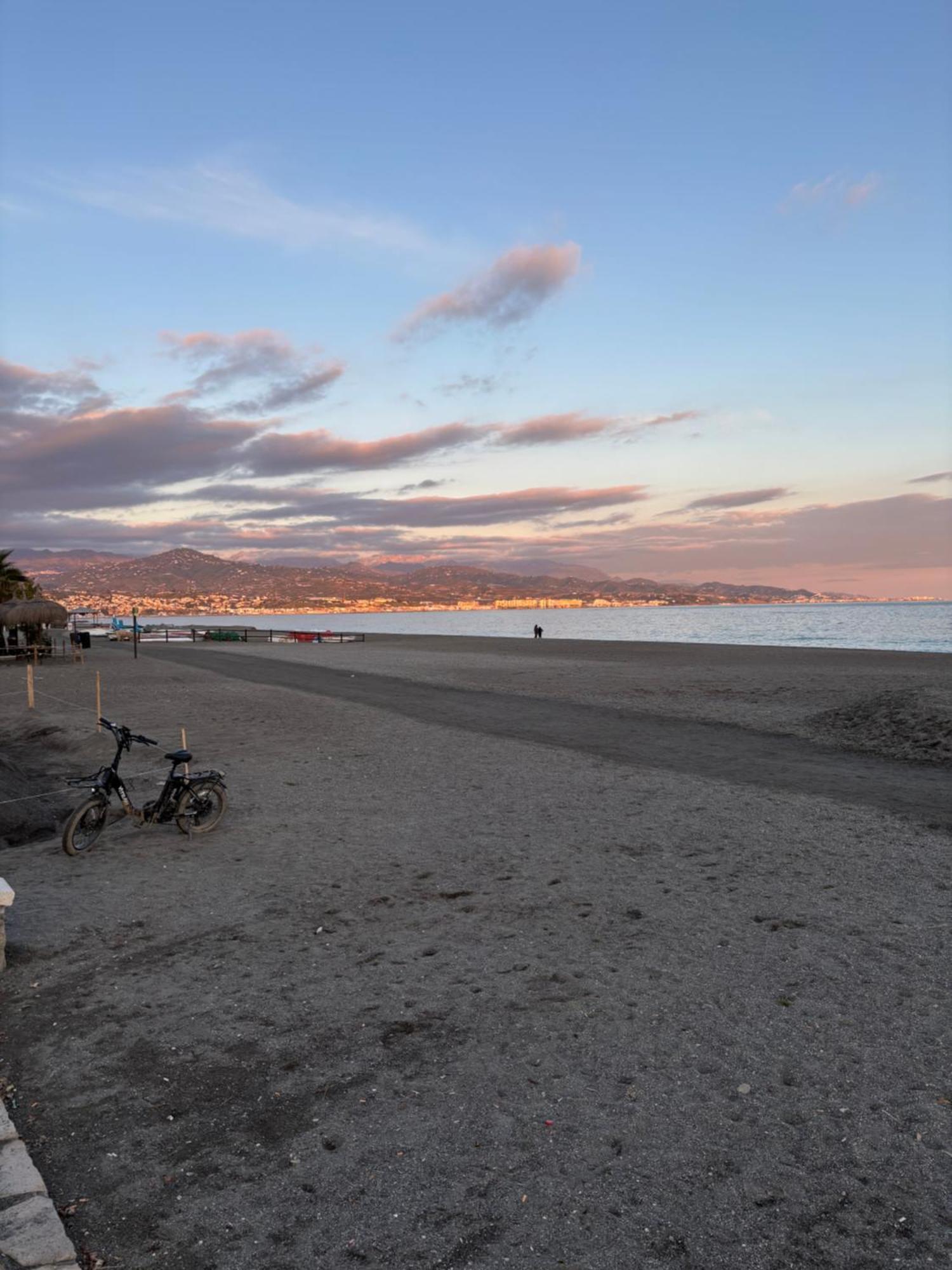 Estudio En Torre Del Mar A 3 Minutos Andando De La Playa Exterior foto