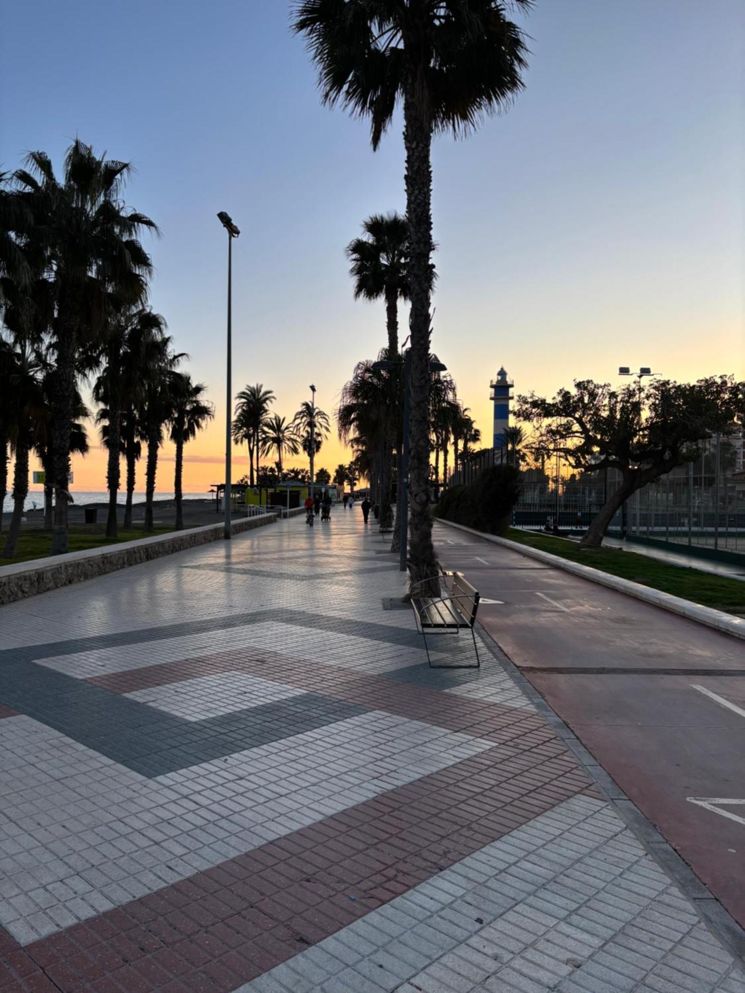 Estudio En Torre Del Mar A 3 Minutos Andando De La Playa Exterior foto